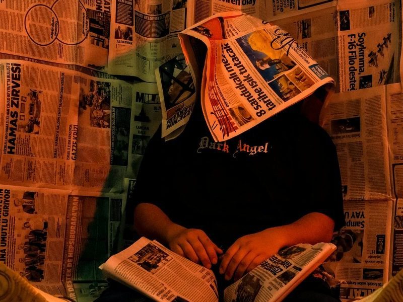 This article explains how seemingly absurd news headlines—those odd, specific, or juxtaposed stories on sites like Yahoo, Axios, or local outlets—can actively r...