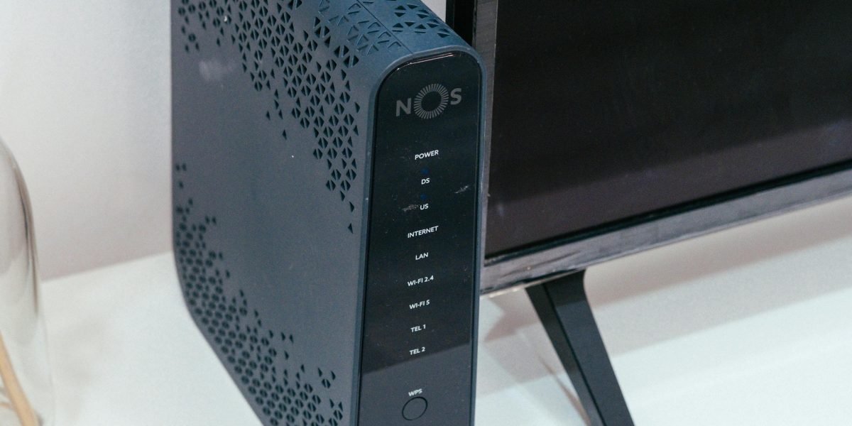 This article combines practical, easy-to-follow WiFi fixes with a light-hearted tone to make troubleshooting less painful. It explains common causes of weak hom...