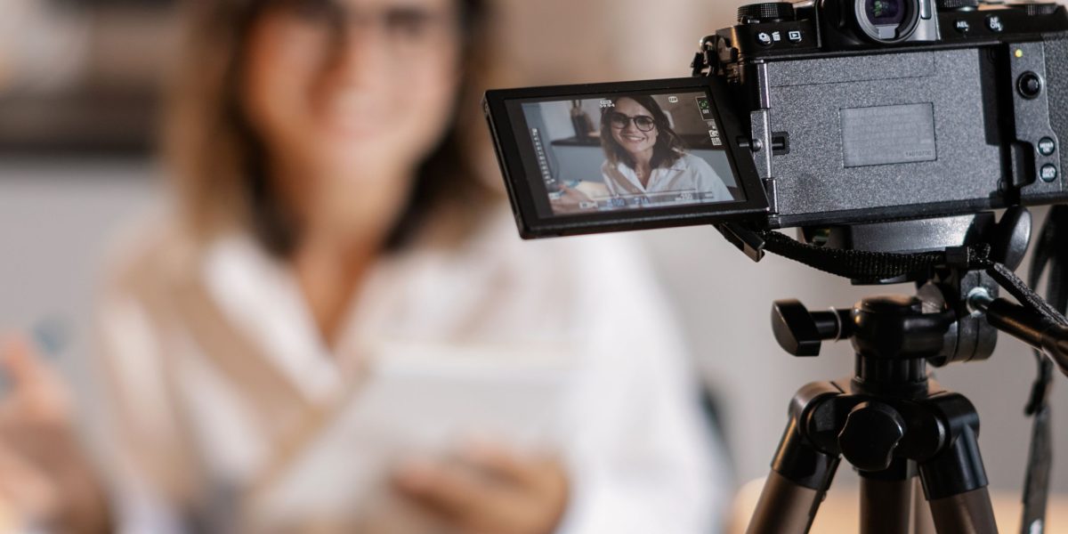 This article shows why short funny videos are powerful mood boosters and how to make them work in 2026. It explains the science behind quick comedy—surprise, in...